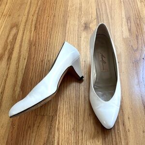 Vintage Almafi white wedding heels, sz 8aa perfect condition